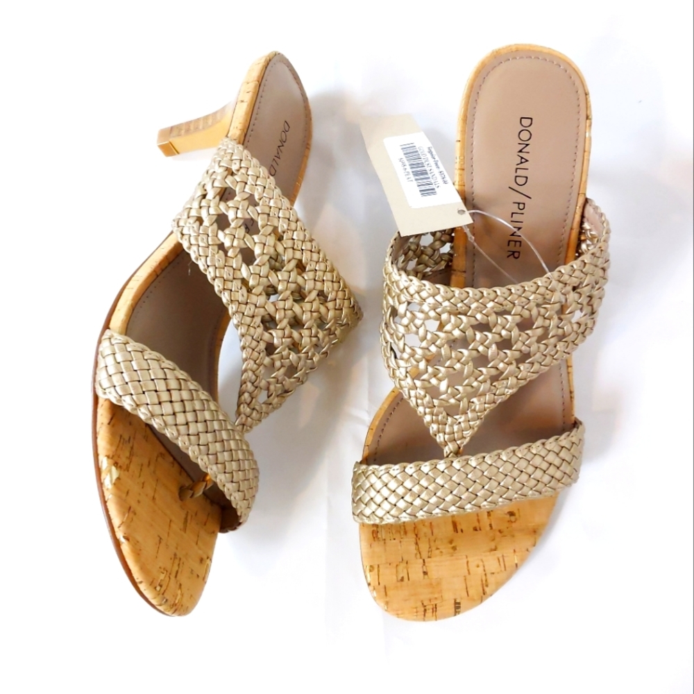 🆕🌿DONALD J. PLINER SANDALS🌿 - Picture 2 of 7